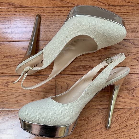 NWOT Audrey Brook Linen and Gold 6” Stiletto - Picture 11 of 11